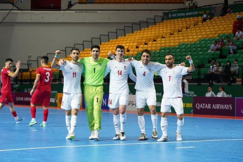 伊朗6-吉尔吉斯斯坦1：晋级世界杯