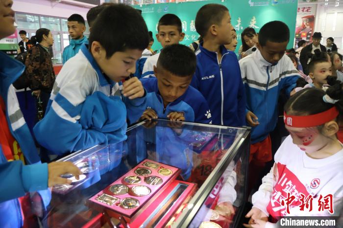 乒乓文化专题展览亮相首届喀什体育博览会-中新网
